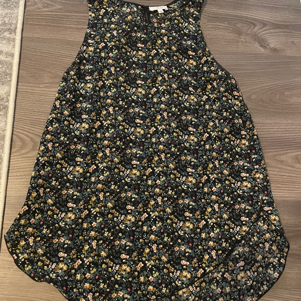 Aritzia Wilfred floral tank